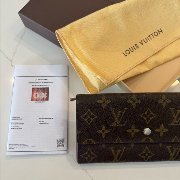Louis Vuitton Monogram Sarah Wallet
Vintage - Picture 11 of 12